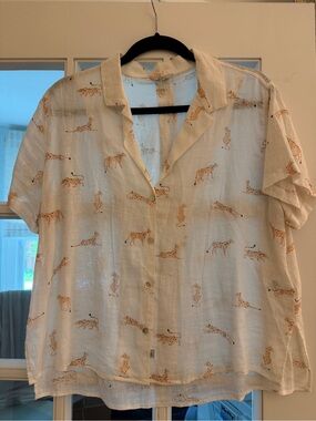 Rails brand- Women’s Cream Short-Sleeve Button-Up Shirt with Cheetah Print